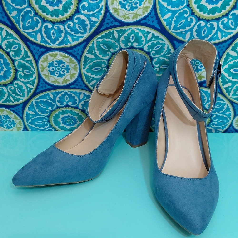 Wild Diva Blue Suede Heels NWOB